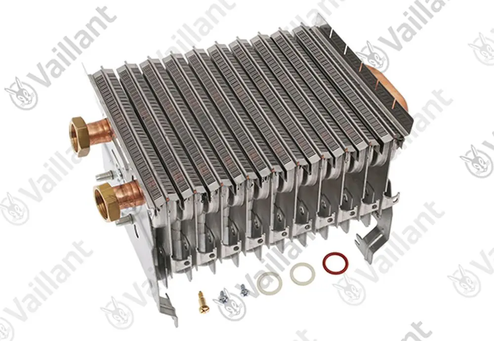 Vaillant-Wärmetauscher in rechteckiger Form mit seitlichen Kupferanschlüssen und mehreren Metalllamellen zur Wärmeübertragung. Schrauben und Dichtungen liegen bei.